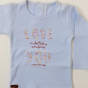 تصویر بلوز آستین بلند طرح لاو آبی دخترانه لباس خانگی نوزاد برند تیک تاک برگ سبز(آشور) 