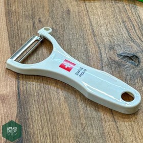 تصویر پوست کن سوئیسی 