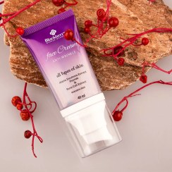 تصویر کرم ضد چروک بلک بری حاوی عصاره سلول‌های بنیادی و جلبک دریایی حجم ۴۰ میلی لیتر 