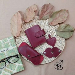 تصویر ست کیف پول جیبی و جاعینکی زنانه و سرکلیدی چرم طبیعی و دستدوز 