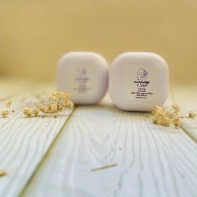 تصویر کرم جوانساز دست 