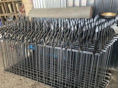 تصویر حفاظ نرده دیواری کنگره آبشاری ارتفاع 150 سانتی متر و 120 مشکی رنگ کوره ای - سفارش نامحدود 