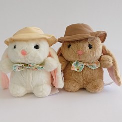 تصویر عروسک خرگوش کلاه حصیری 