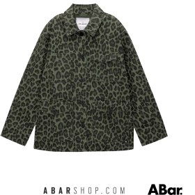 تصویر ژاکت زنانه برند پل اند بیر رنگ سبز مدلPULL&BEAR Leopard print worker jacket 