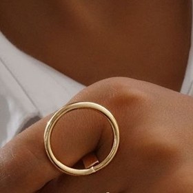 تصویر ست بنگل و انگشتر زنانه طرح طلا مینیمال نانو رنگ ثابت Women's gold bangle and ring set, minimal nano fixed color