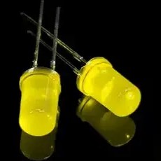 تصویر ال ای دی 5mm مات زرد پایه کوتاه 