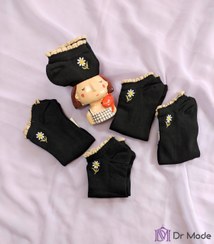 تصویر جوراب مچی زنانه لب کنگره ای گلدوزی شده بابونه‎‎ Women's ankle socks embroidered with camomile