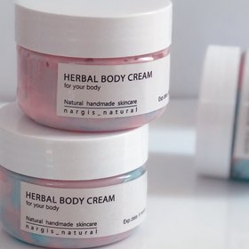 تصویر خامه بدن body cream