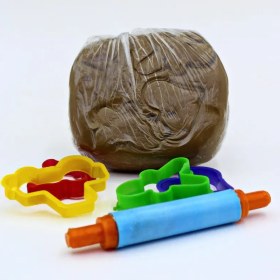 تصویر گل رس سفالگری برای کودکان به همراه ابزار بازی 