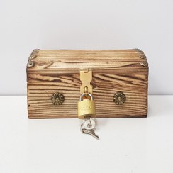 تصویر صندوقچه چوبی مینی سوخته با قفل وکلید 