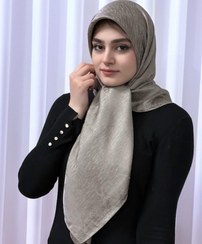 تصویر روسری نخ ابریشم ژاکارد لمه قواره۱۲۰طرح خطی - نسکافه ای 