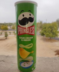 تصویر چیپس پرینگلز با طعم خامه ترش و پیاز 165 گرم pringles