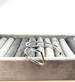 تصویر بنگل زنانه Separate diagonally 