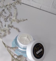 تصویر ضدآفتاب ساده بی‌رنگ (مختص پوست خشک) 