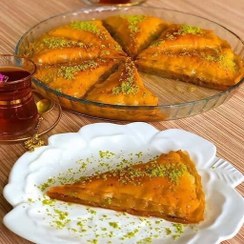 تصویر باقلوا خانگی (استانبولی ) با مغزیجات اعلاء  و شهد زعفرانی 