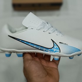 تصویر کتونی بچه گانه نایک فوتبال چمنی سفید Nike Football 