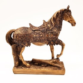تصویر مجسمه اسب مدل سلطنتی 