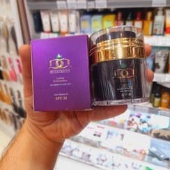 تصویر کرم پودر دیورجنت شماره ۳۰۲ حجم ۳۰ میلی لیتر با SPF ۳۰ 