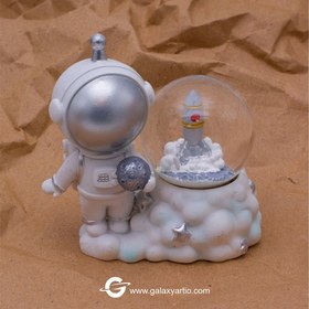 تصویر گوی موزیکال فضانورد 