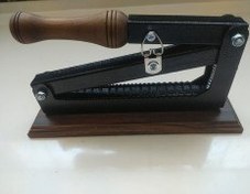 تصویر گردو شکن اهرمی چوبی آرام شکن چندکاره 