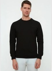 تصویر سویشرت مردانه مشکی با فیت معمولی و آستین بلند. برند trendyol Black Men's Regular Fit Crewneck Long Sleeved Sweatshirt.