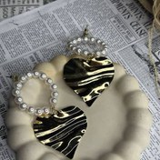 تصویر گوشواره مروارید با آویز قلب 