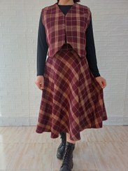 تصویر جلیقه و دامن , پشمی چهارخونه. 