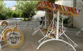 تصویر تاب باغی ایفل ظرفیت ۳ نفره با طراحی شیک و راحت 