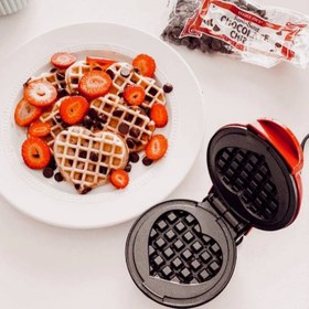 تصویر مینی وافلساز طرح قلبی مخصوص ولنتاین mini heart waffle maker for valentines