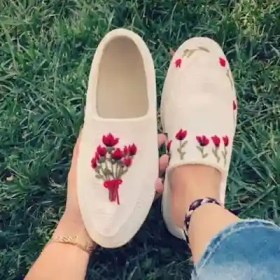 تصویر گیوه زنانه گلدار 