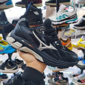 تصویر کفش والیبال میزانو 