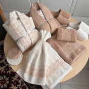 تصویر ست حوله دو نفره عروس داماد کارینا مدل لوکس هانا - کلاسیک 