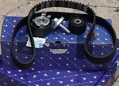 تصویر مجموعه تسمه تایمینگ 132 دندانه با غلتک تسمه سفت کن وهرزگرد-موتور K4Mال 90 تندر ایساکو ( فنی 2070301611 ) 