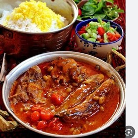 تصویر غذای خانگی چلو خورشت باد مجان با گوشت تازه گوسفندی و برنج ایرانی 