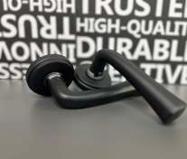 تصویر دستگیره باتیس رزت مدل بریان BRAYAN