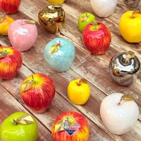 تصویر سیب زرد سرامیکی 