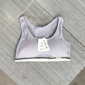 تصویر نیم تنه دخترانه نیم تنه اسفنجی