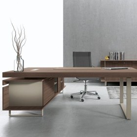 تصویر میز مدیریت مدل کارنو 