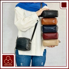 تصویر کیف دوشی زنانه مدل ۰۲۰ - عسلی 