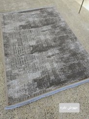 تصویر فرش ماشینی ۵۰۰ شانه طرح مهوش نقره‌ای کاشان – خرید قالی کاشان با قیمت کارخانه. 