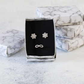 تصویر جعبه جواهرات 24 عددی بسته بندی مدل نیم ست کوچک سنگی سفید 