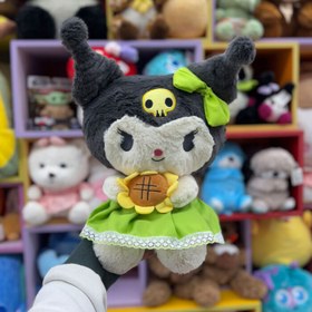 تصویر عروسک کرومی گل به دست 