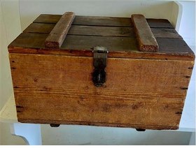 تصویر صندوق چوبی نظامی قدیمی،کلکسیونی و کاربردی 
