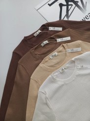 تصویر بلوز یقه گرد - کرم 