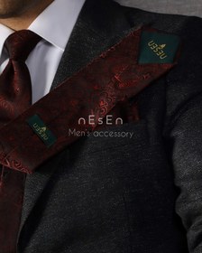تصویر ست کراوات و دستمال جیب مردانه | زرشکی مشکی | طرح بته جقه T107 