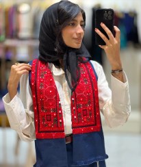 تصویر جلیقه جین سوزندوزی 