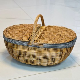 تصویر سبد پیک نیک حصیری رنگ روشن Brightly colored wicker picnic basket