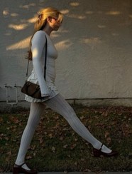 تصویر جوراب شلواری ترند بافت طرح گندم مناسب فصل‌های خنک و سرد 