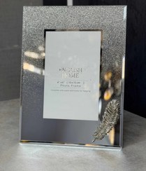 تصویر قاب عکس مدل آینه ای پر (نقره‌ای) 