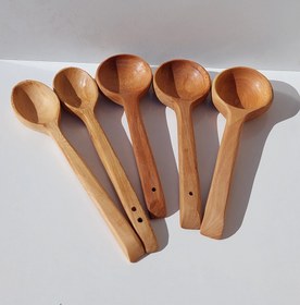 تصویر قاشق و ملاقه چوبی Wooden spoons and ladles